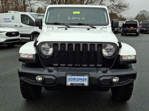 Used 2021 Jeep Gladiator Sport image 2