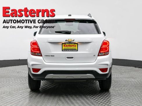 Used 2020 Chevrolet Trax LT w/ LT Convenience Package image 6