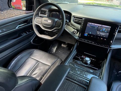 Used 2022 Jeep Wagoneer Series II AWD/4WD image 44