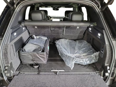 New 2026 Land Rover Range Rover SV AWD/4WD image 29