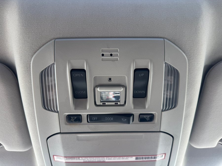Used 2021 Toyota Highlander XLE AWD/4WD image 63