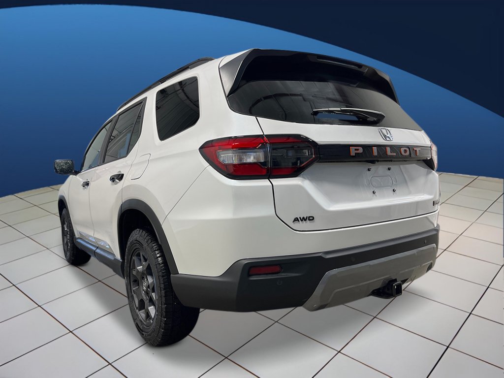 New 2026 Honda Pilot TrailSport image 3