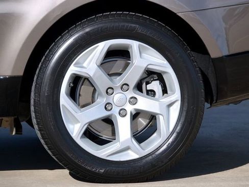 Used 2018 Land Rover Range Rover Sport HSE image 37