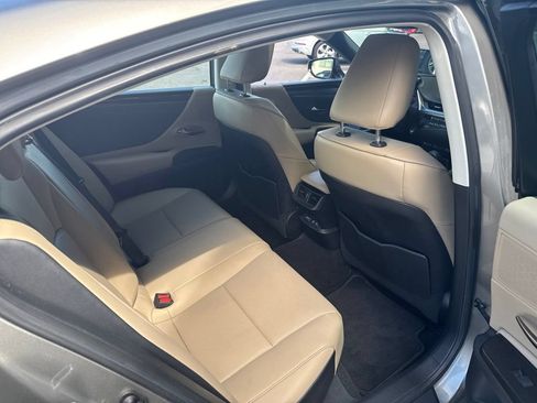 Used 2020 Lexus ES 350 w/ Premium Package FWD image 11