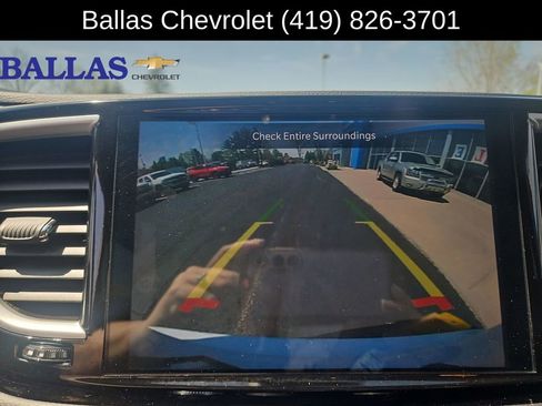 Used 2024 Chrysler Pacifica Touring-L FWD image 15