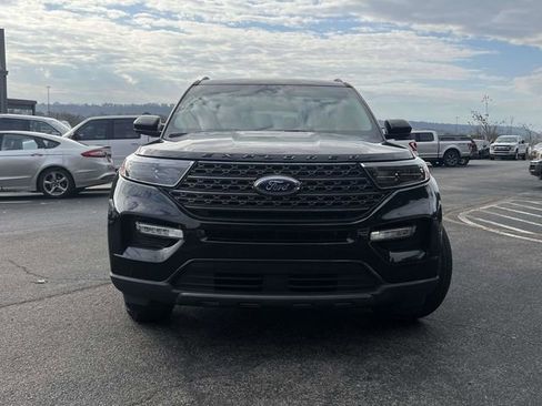 Used 2022 Ford Explorer XLT w/ Equipment Group 202A image 9