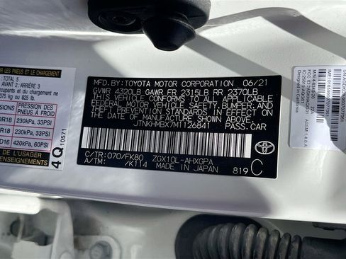 Used 2021 Toyota C-HR XLE FWD image 29