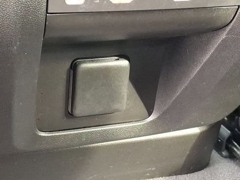 Used 2024 Chevrolet Suburban High Country image 12