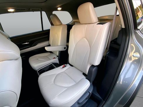 Used 2026 Toyota Grand Highlander FWD image 20