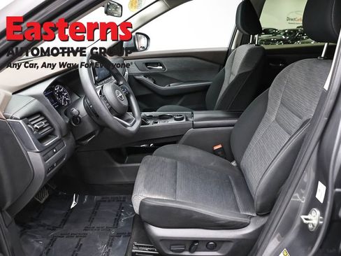 Used 2023 Nissan Rogue SV AWD/4WD image 13