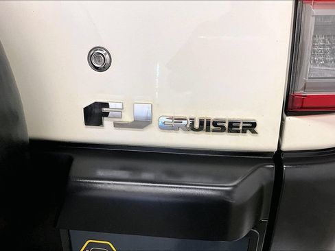 Used 2013 Toyota FJ Cruiser 4WD w/ Upgrade Pkg image 22