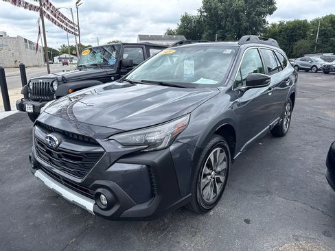 Used 2023 Subaru Outback Limited AWD/4WD image 3