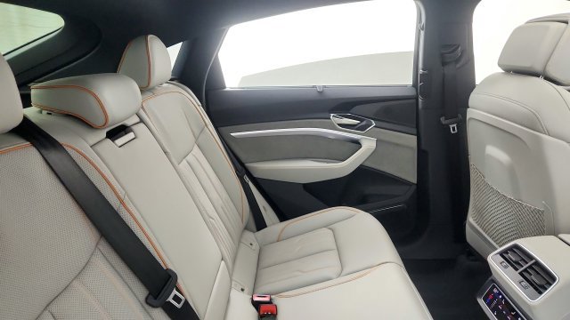 Used 2024 Audi Q8 e-tron Prestige AWD/4WD image 38