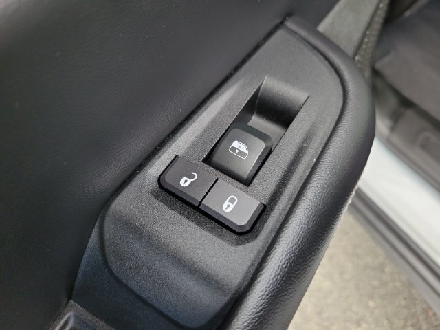 Certified 2025 Jeep Grand Cherokee Laredo AWD/4WD image 17