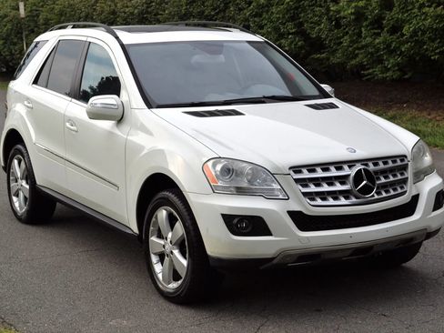 Used 2010 Mercedes-Benz ML 350 4MATIC image 3