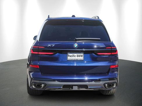 Used 2026 BMW X7 xDrive40i w/ M Sport Package AWD/4WD image 5