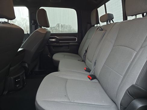 Used 2024 RAM 2500 Big Horn w/ Safety Group image 21