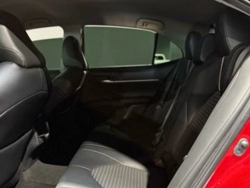 Used 2021 Toyota Camry SE image 9