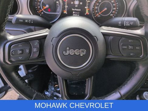 Used 2022 Jeep Gladiator Sport image 11