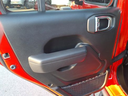 Used 2026 Jeep Wrangler Unlimited Rubicon image 16