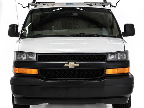 Used 2018 Chevrolet Express 2500 w/ Enhanced Convenience Package RWD image 7