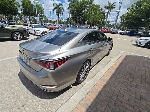 Used 2019 Lexus ES 350 w/ Premium Package FWD image 5