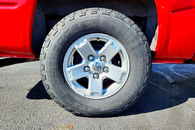 Used 2008 Dodge Dakota Laramie AWD/4WD image 26