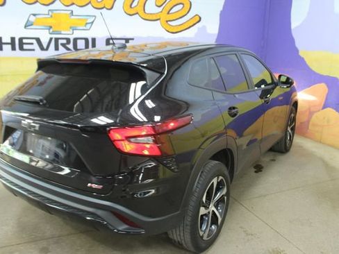 Used 2024 Chevrolet Trax RS FWD image 8