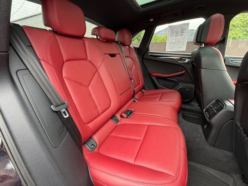 Used 2024 Porsche Macan S AWD/4WD image 20