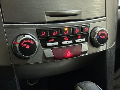 Used 2011 Subaru Outback 2.5i Premium image 14