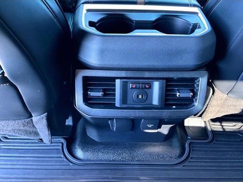 Used 2023 Ford F250 Platinum image 23