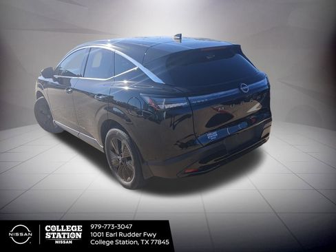 Used 2025 Nissan Murano SV image 3