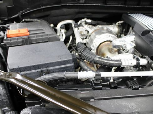 Used 2024 GMC Yukon XL SLT w/ SLT Luxury Package image 30