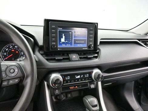 Used 2022 Toyota RAV4 XLE AWD/4WD image 17