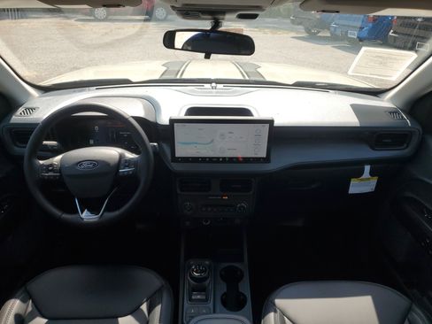 New 2025 Ford Maverick Lariat w/ Black Appearance Package image 24