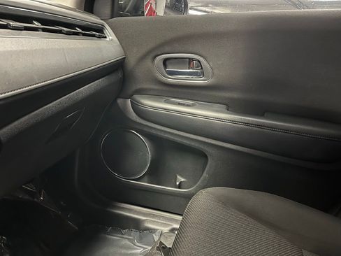 Used 2017 Honda HR-V EX image 23