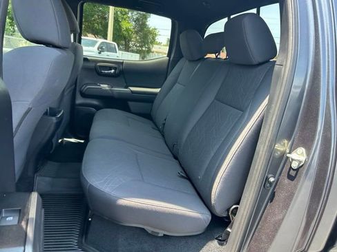 Used 2019 Toyota Tacoma TRD Sport AWD/4WD image 14