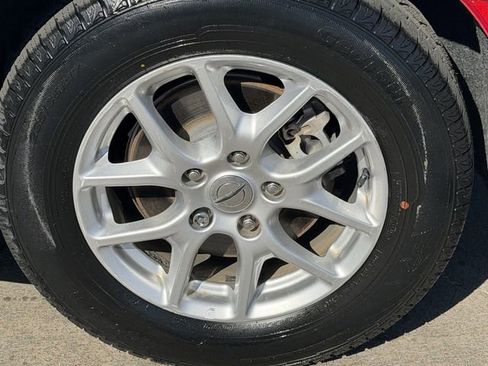 Used 2023 Chrysler Voyager LX image 8