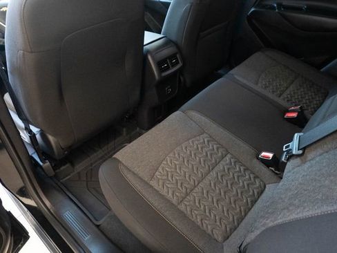 Used 2024 Chevrolet Equinox LT FWD image 23