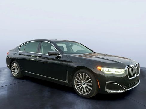Used 2022 BMW 740i 740i Sedan 4D image 7