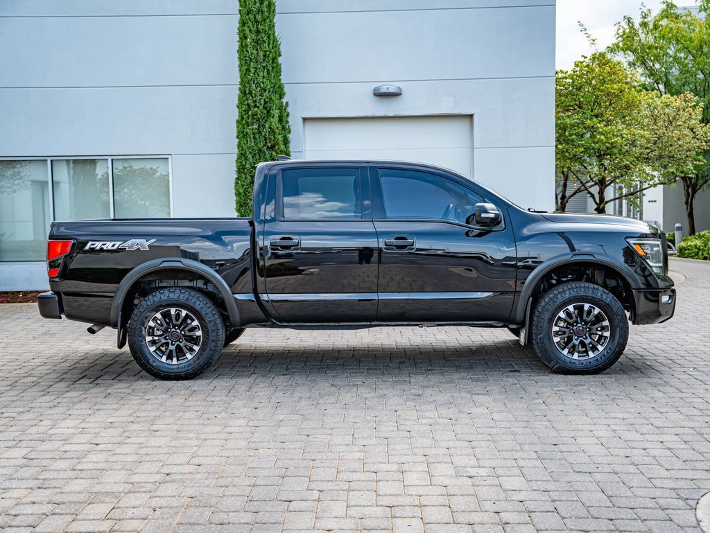 Used 2022 Nissan Titan PRO-4X w/ Pro-4x Convenience Package AWD/4WD image 4