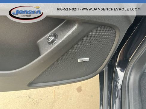 Used 2023 Chevrolet Traverse Premier FWD image 24