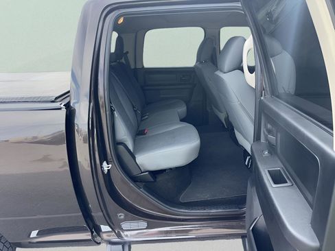 Used 2016 RAM 2500 Tradesman w/ Chrome Appearance Group image 11