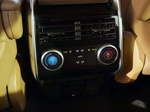 Used 2023 Land Rover Range Rover SE image 36