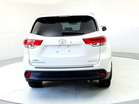 Used 2019 Toyota Highlander XLE w/ Protection Package #3 AWD/4WD image 5