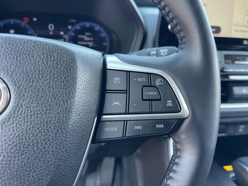 Used 2024 Toyota Grand Highlander Limited image 17