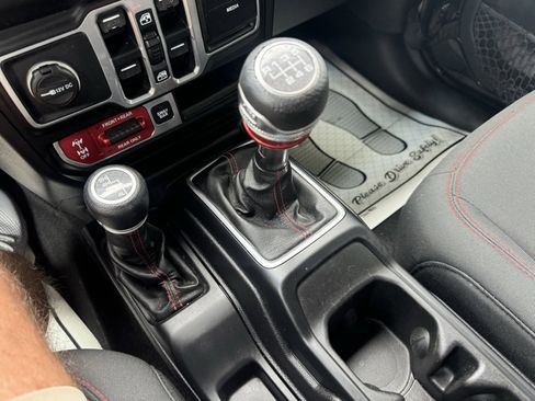 Used 2018 Jeep Wrangler Unlimited Rubicon image 22