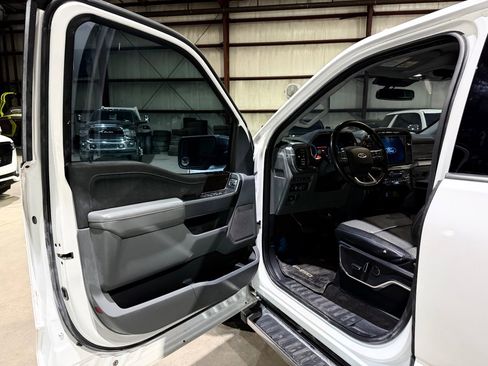 Used 2021 Ford F150 Lariat w/ Max Trailer Tow Package AWD/4WD image 12