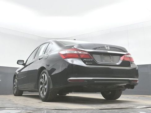 Used 2017 Honda Accord EX-L image 45