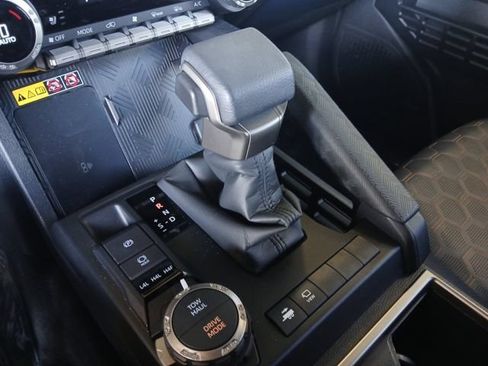 Used 2026 Toyota 4Runner Platinum AWD/4WD image 12